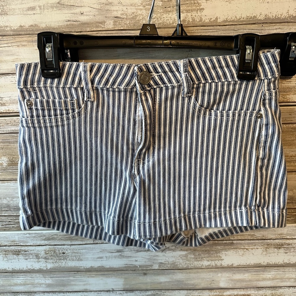 🩳 Indigo Rein Blue White Striped Denim Shorts Size 11 Short Railroad Stripe